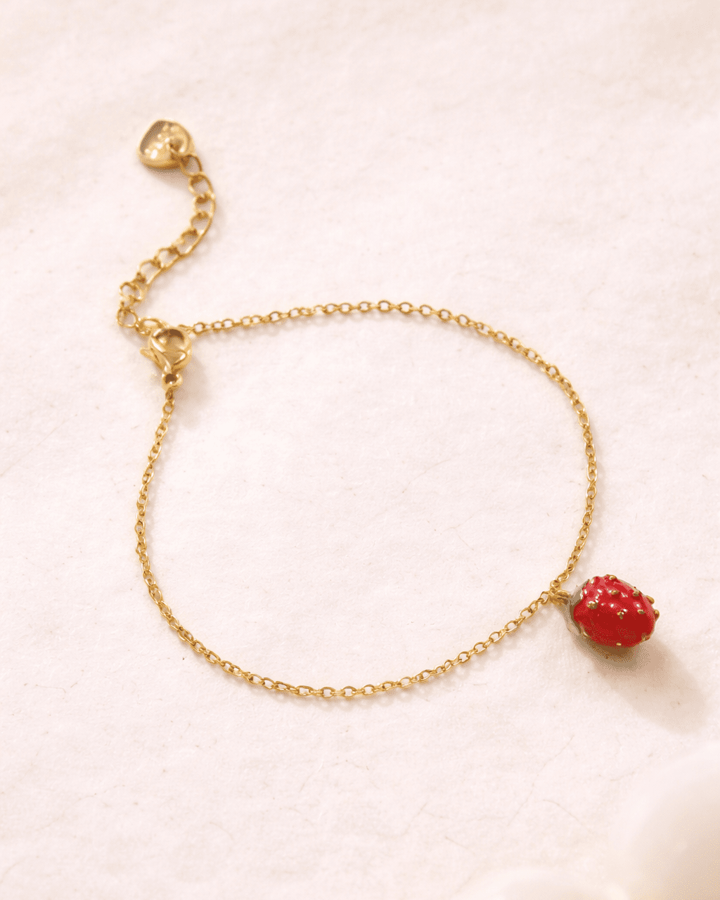 Bracelet Chaîne Dorée – Pendentif Fraise - Oboxe